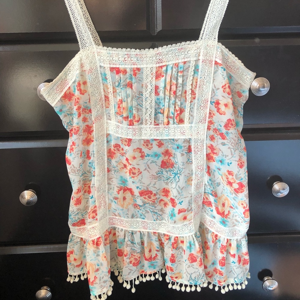 Chemise floral tank w/ crochet straps/detailing